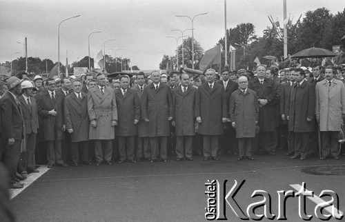 19.07.1974, Warszawa, Polska.
Otwarcie Trasy Łazienkowskiej, w pierwszym szeregu m.in. premier Piotr Jaroszewicz, Józef Kępa, Edward Gierek, Henryk Jabłoński.
Fot. Jarosław Tarań, zbiory Ośrodka KARTA [74-210]
 
