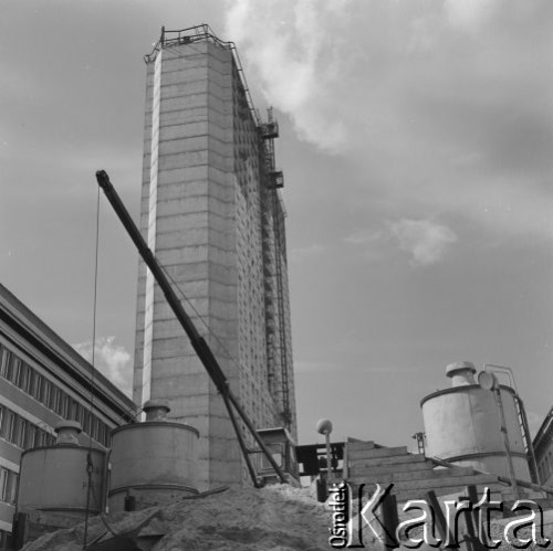 1975, Warszawa, Polska.
Hotel Forum w budowie.
Fot. Jarosław Tarań, zbiory Ośrodka KARTA [75-3]
 
