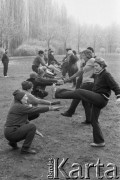 23.02.1975, Warszawa, Polska.
Fort Traugutta, ścieżka zdrowia.
Fot. Jarosław Tarań, zbiory Ośrodka KARTA [75-214]
 
