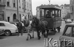 2.10.1975, Kraków, Polska
100-lecie komunikacji miejskiej, zabytkowy omnibus.
Fot. Jarosław Tarań, zbiory Ośrodka KARTA [75-311]
 
