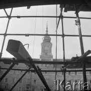 1976, Warszawa, Polska.
Odbudowa Zamku Królewskiego, rusztowania.
Fot. Jarosław Tarań, zbiory Ośrodka KARTA [76-176]


