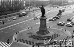 3.05.1977, Warszawa, Polska.
Pomnik Feliksa Dzierżyńskiego na placu Dzierżyńskiego.
Fot. Jarosław Tarań, zbiory Ośrodka KARTA [77-134]
