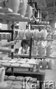 Czerwiec 1977, Włocławek, Polska
Zakłady Ceramiki Stołowej, hala produkcyjna.
Fot. Jarosław Tarań, zbiory Ośrodka KARTA [77-208]