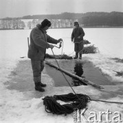 26.02.1980, jezioro Szeląg, woj. Olsztyn, Polska
Pracownicy Zakładu Rybackiego 
