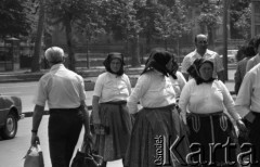 Czerwiec 1980, Budapeszt, Węgry
Grupa kobiet w regionalnych strojach.
Fot. Jarosław Tarań, zbiory Ośrodka KARTA [80-28]