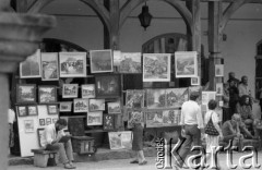 Sierpień 1981, Kazimierz Dolny, Polska
Galeria obrazów przy Rynku.
Fot. Jarosław Tarań, zbiory Ośrodka KARTA [81-7] 
