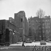 16.02.1981, Warszawa, Polska.
Fragment ulicy Żelaznej, kamienica.
Fot. Jarosław Tarań, zbiory Ośrodka KARTA [81-54]