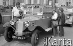 Maj 1984, Warszawa, Polska.
Wystawa starych samochodów przed Pałacem Kultury i Nauki, zabytkowa 