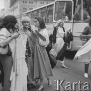 1986, Polska.
Wybory Miss Polonia, wyjazd kandydatek na zgrupowanie przedfinałowe.
Fot. Jarosław Tarań, zbiory Ośrodka KARTA [86-1]