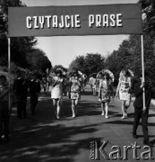 04.05.1968, Łysa Góra, woj. Kraków, Polska.
Migawki z Łysej Góry. Festyn uczniowski w czasie 