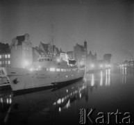 04.02.1968, Gdańsk, Polska.
Stare Miasto nocą. Statek wycieczkowy 