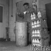 17.01.1963, Warszawa, Polska.
Zakłady Mleczarskie Wola.
Fot. Jarosław Tarań, zbiory Ośrodka KARTA [63-106]

