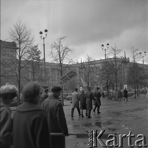 Październik 1963, Warszawa, Polska.
Wizyta radzieckich kosmonautów.
Fot. Jarosław Tarań, zbiory Ośrodka KARTA [63-145]

