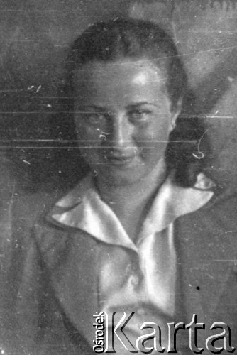 1942, Samarkanda, ZSRR.
Portret młodej kobiety.
Fot. Bolesław Pełczyński, zbiory Ośrodka KARTA, album rodzinny udostępnił Włodzimierz Pełczyński.

