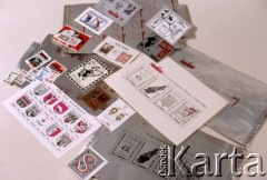 1986, Polska.
 Niezależne wydawnictwa publikowały nie tylko książki, gazetki bądź druki ulotne. Często drukowane były także okolicznościowe pocztówki i serie znaczków 