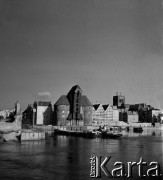 1968, Gdańsk, Polska.
Starówka gdańska, w środku Żuraw.
Fot. Jerzy Mąkowski, zbiory Fundacji Ośrodka KARTA
