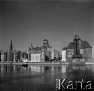1968, Gdańsk, Polska.
Starówka gdańska, z prawej Żuraw.
Fot. Jerzy Mąkowski, zbiory Fundacji Ośrodka KARTA
