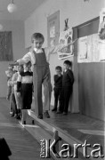 1972, Kielce, Polska.
Egzamin do pierwszej klasy szkoły podstawowej, badanie uzdolnień.
Fot. Jerzy Mąkowski, zbiory Fundacji Ośrodka KARTA