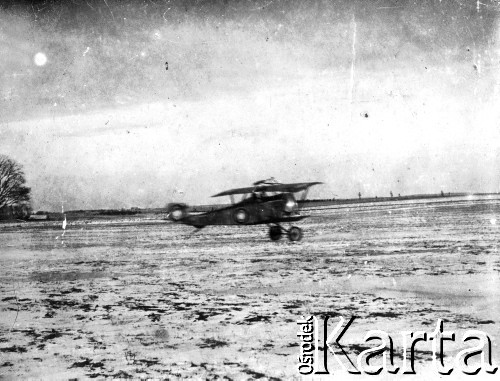 Zima 1919-1920, Rosja
2 Doński Oddział Lotniczy Armii Denikina, samolot typu Nieuport 16.
Fot. NN, zbiory Ośrodka KARTA, album Seweryna Sacewicza udostępnił Marek Sacewicz