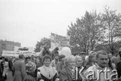1.05.1989, Warszawa, Polska.
Niezależna manifestacja 1-majowa na Placu Komuny Paryskiej (poprzednio i obecnie Wilsona).
Transparent z hasłem: 