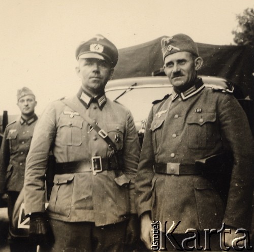 1939- 1942, brak miejsca.
Oficerowie niemieccy.
Fot. NN, zbiory Ośrodka KARTA, zdjęcia z kolekcji Herberta Joosta udostępnił Krzysztof Kuczyński.

