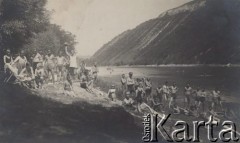 Przed 1939, Zaleszczyki, woj. tarnopolskie, Polska.
Plaża nad Dniestrem.
Fot. NN, zbiory Ośrodka KARTA

