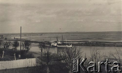 Przed 1939, Pińsk, woj. poleskie, Polska.
Statek na Pinie.
Fot. NN, zbiory Ośrodka KARTA

