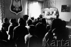 1982, Białołęka k. Warszawy, Polska.
Msza święta w obozie dla internowanych działaczy NSZZ 