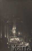 1940, Warszawa, Generalne Gubernatorstwo.
Grób wielkanocny w kościele św. Anny.
Fot. NN, zbiory Ośrodka KARTA
 
