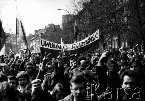 1.05.1982, Warszawa, Polska.
Stan wojenny - niezależna manifestacja 