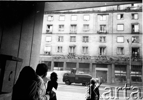 31.08.1982, Warszawa, Polska.
Rozpędzanie manifestacji w drugą rocznicę podpisania porozumień sierpniowych - działko wodne w akcji.
Fot. NN, zbiory Ośrodka KARTA
