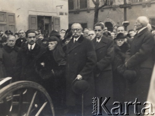 Styczeń 1939, Warszawa, Polska.
Pogrzeb Romana Dmowskiego, kondukt na ulicach Warszawy.
Fot. NN, zbiory Ośrodka KARTA

