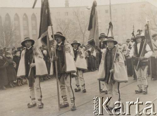 Styczeń 1939, Warszawa, Polska.
Pogrzeb Romana Dmowskiego, kondukt na ulicach Warszawy.
Fot. NN, zbiory Ośrodka KARTA

