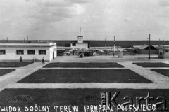 1937, Pińsk, woj. poleskie, Polska.
Teren Jarmarku Poleskiego.
Fot. Władysław Nadwornik, zbiory Ośrodka KARTA, udostępnił Wiesław Pakosik-Pakosz

