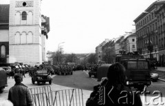 3.05.1982, Warszawa, Polska.
Stan wojenny - pacyfikacja niezależnej manifestacji solidarnościowej na Krakowskim Przedmieściu.
Fot. NN, zbiory Ośrodka KARTA