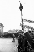 3.05.1982, Warszawa, plac Zamkowy.
Stan wojenny - manifestacja niezależna na Placu Zamkowym na Starym Mieście, zorganizowana przez podziemne struktury 