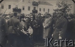 1921, Grodno, woj. białostockie, Polska.
Marszałek Józef Piłsudski odwiedza żołnierzy 76 pułku piechoty.
Fot. NN, zbiory Ośrodka KARTA, udostępniła Wilhelmina Giedrys


