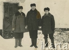 2.11.1955, Workuta, Komi ASSR, ZSRR.
Więźniowie łagrów. Z prawej stoi Wacław Wrzos.
Fot. NN, zbiory Ośrodka KARTA, udostępniła Janina Wrzos

