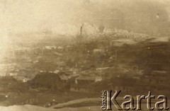 1942, Dżałał Abad, Kirgistan, ZSRR.
Panorama miasta, w tle góry.
Fot. NN, zbiory Ośrodka KARTA, kolekcję Jana Troszyńskiego udostępnił Jan Laskowski

