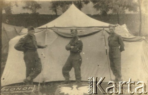 23.06.1942, Dżałał-Abad, Kirgistan, ZSRR.
Żołnierze formujących się Polskich Sił Zbrojnych w ZSRR, dedykacja na odwrocie: 