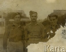 1943-1944, brak miejsca
Żołnierze 2 Korpusu, z lewej stoi Eugeniusz Skowalczyński (uczestnik walk pod Monte Cassino). 
Fot. NN, zbiory Ośrodka KARTA, udostępniła Teresa Pawłowska