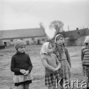 Lata 60., Polska.
Dzieci.
Fot. Bogdan Łopieński, zbiory Ośrodka KARTA