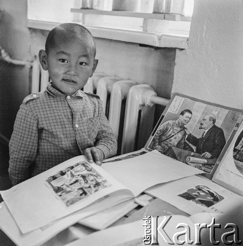 1969, Ułan Bator, Mongolia.
Dziecko w przedszkolu.
Fot. Bogdan Łopieński, zbiory Ośrodka KARTA