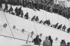 1962, Zakopane, woj. krakowskie, Polska.
Zawody narciarskie FIS.
Fot. Bogdan Łopieński, zbiory Ośrodka KARTA