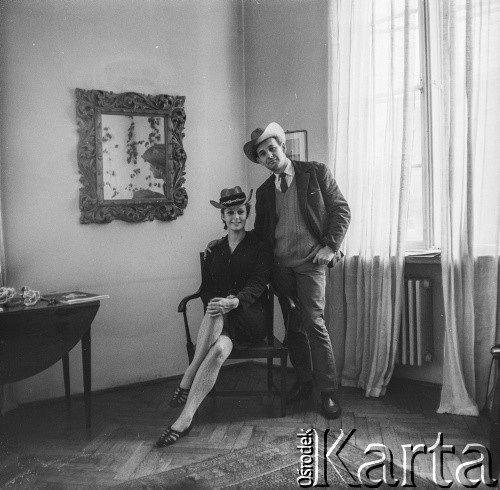 1968, Warszawa, Polska.
Aktorka Beata Tyszkiewicz i reżyser Andrzej Wajda.
Fot. Bogdan Łopieński, zbiory Ośrodka KARTA