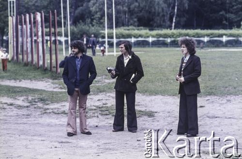 1974, Polska.
Mężczyźni z magnetofonem.
Fot. Bogdan Łopieński, zbiory Ośrodka KARTA