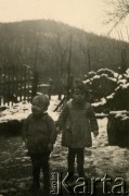 Luty 1944, brak miejsca.
Dzieci.
Fot. zbiory Ośrodka KARTA, Pogotowie Archiwalne [PA_024], przekazali Dorota i Tomasz Wojciechowscy