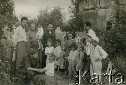 Lato 1940, Vacaresti, Rumunia.
Polscy zołnierze internowani w Rumunii. Podpis oryginalny: 