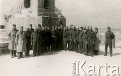 Sierpień 1944, Karmel, Palestyna.
Żołnierze 2 Korpusu Polskiego na dachu kościoła.
Fot. NN, zbiory Ośrodka KARTA, Pogotowie Archiwalne [PA_033], udostępnił Piotr Balcer