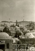 Wrzesień 1944, Jerozolima, Palestyna.
Widok na Górę Oliwną i Drogę Krzyżową.
Fot. NN, zbiory Ośrodka KARTA, Pogotowie Archiwalne [PA_033], przekazał Piotr Balcer